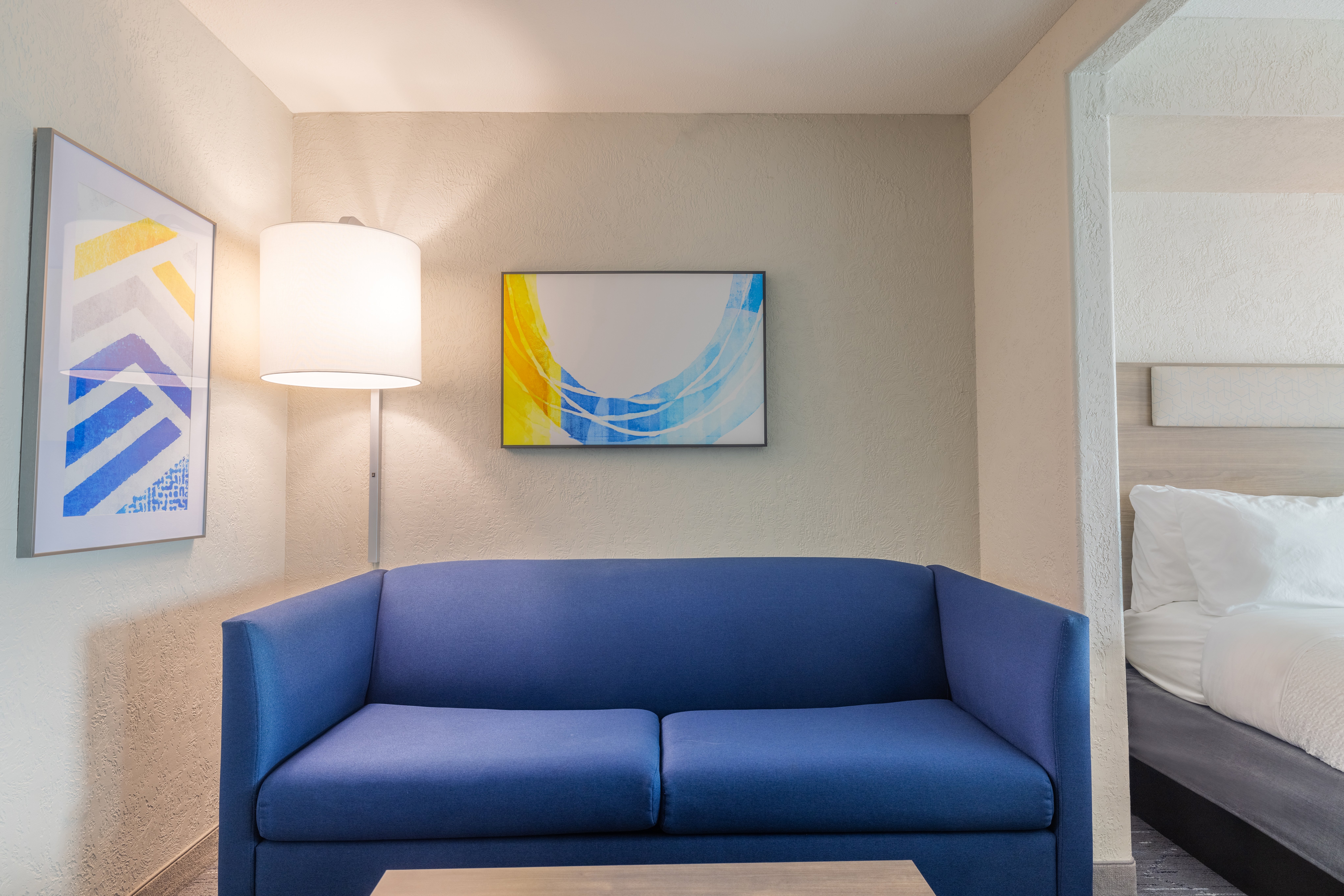 Holiday Inn Express Hotel Suites Kansas City Airport 43/72