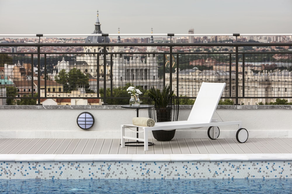 Emperador Hotel Madrid 44/50