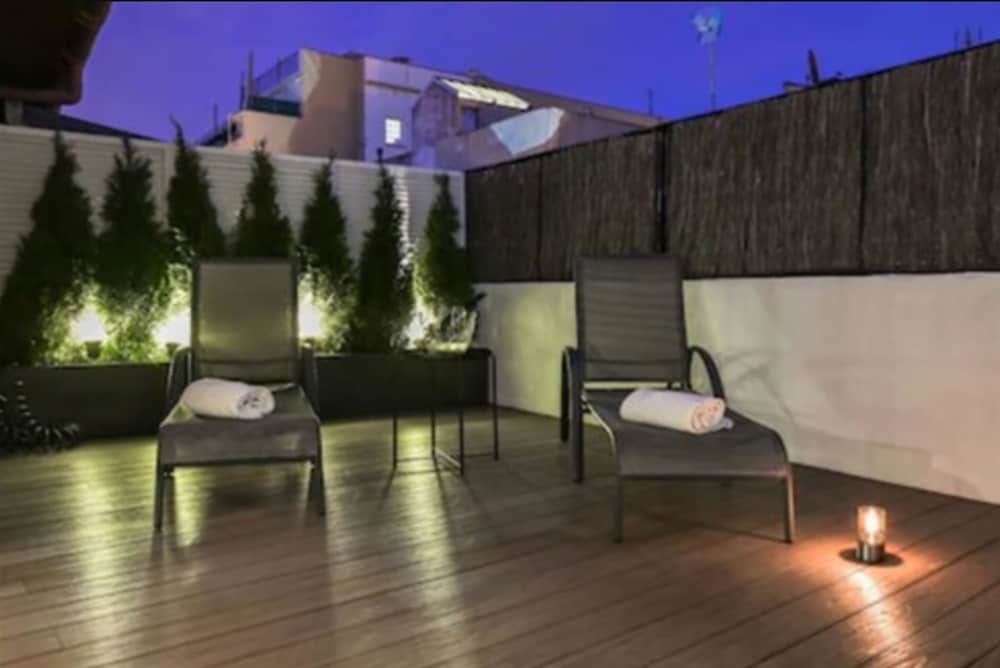 Aparthotel Mariano Cubi Barcelona in BARCELONA