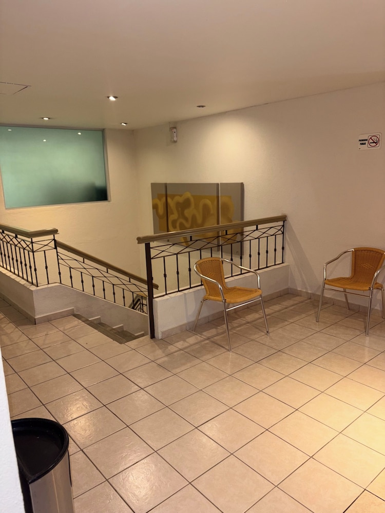 Plaza Inn Express 25/40