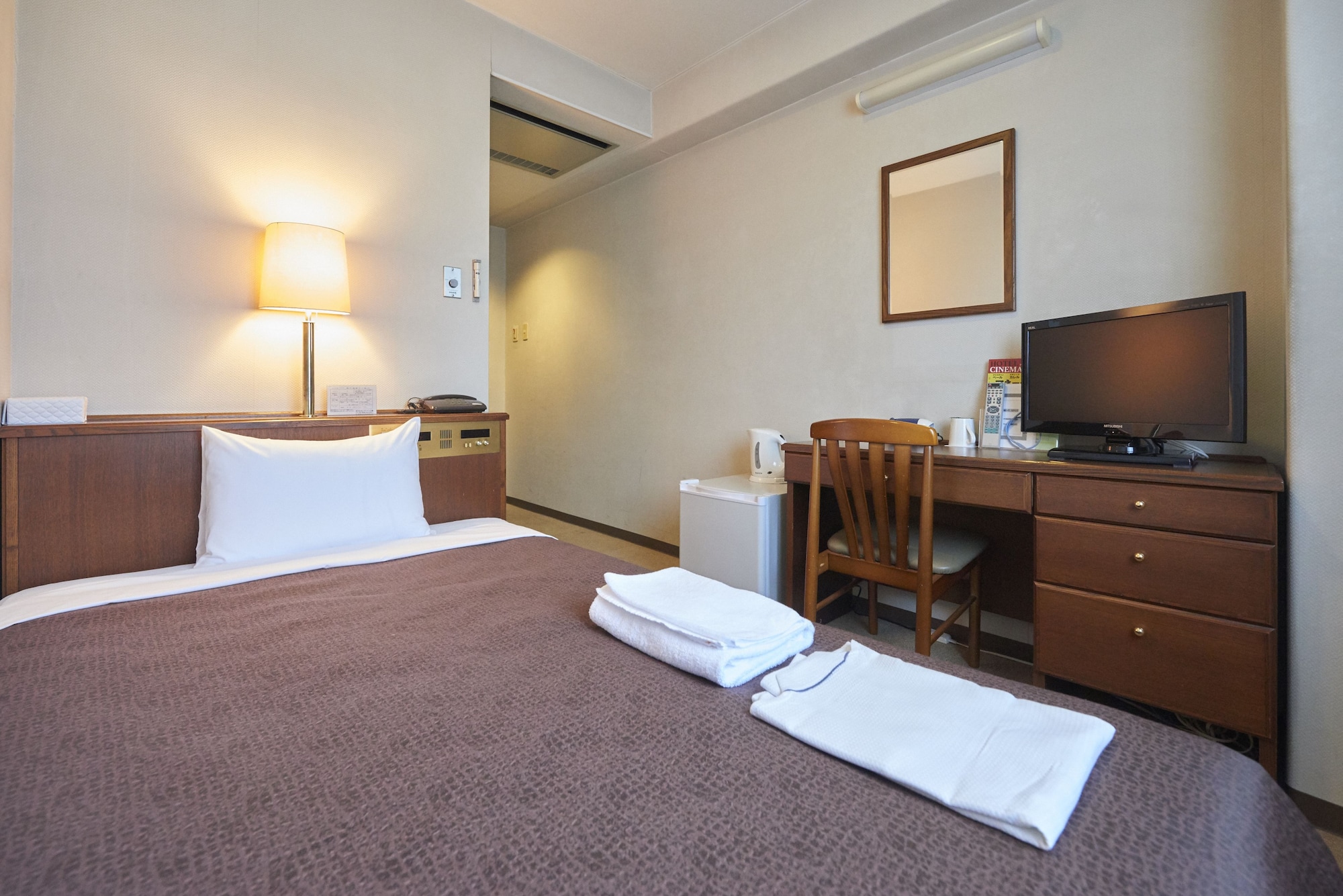Semi Room, Single Bed, Smoking