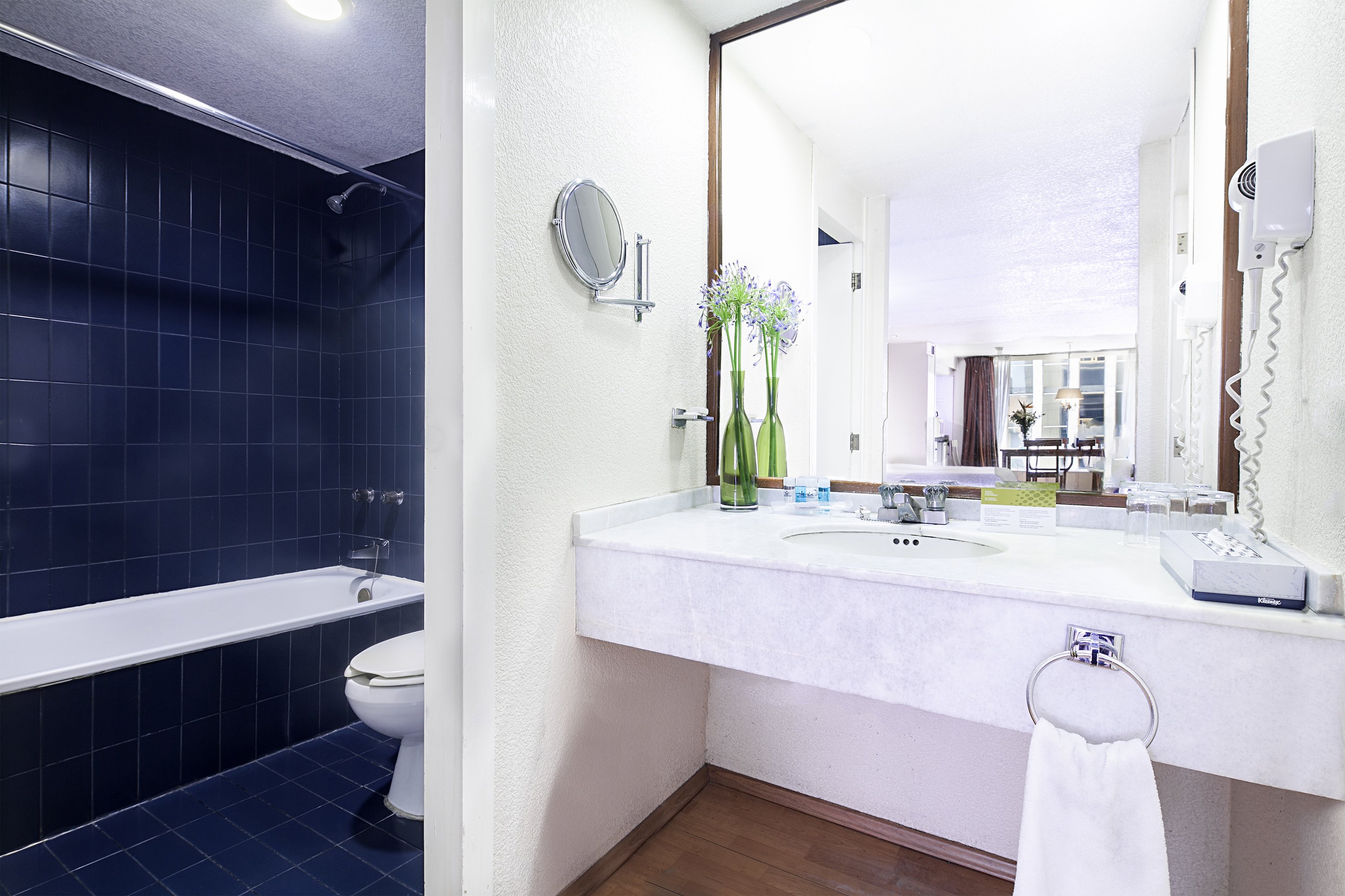 Exe Suites San Marino 25/26