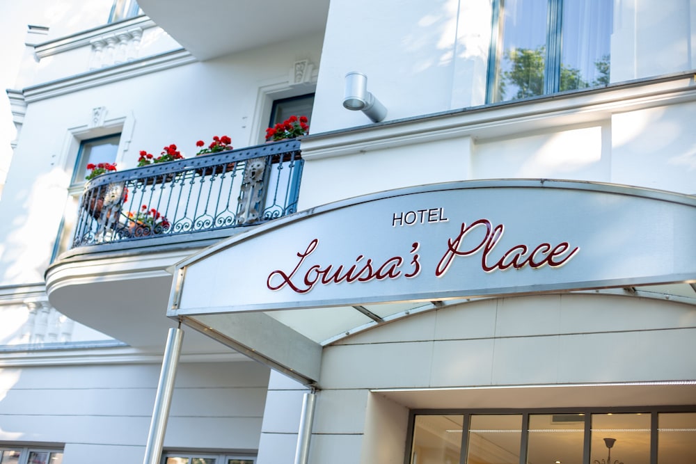 Louisas Place Hotel 8/108