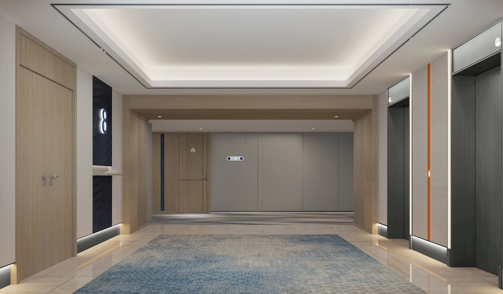 Holiday Inn Express Shanghai Gumei 33/56