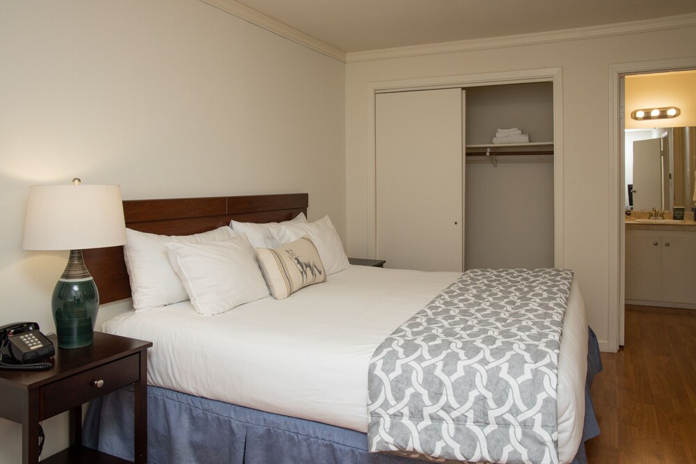 The Occidental Lodge 27/55