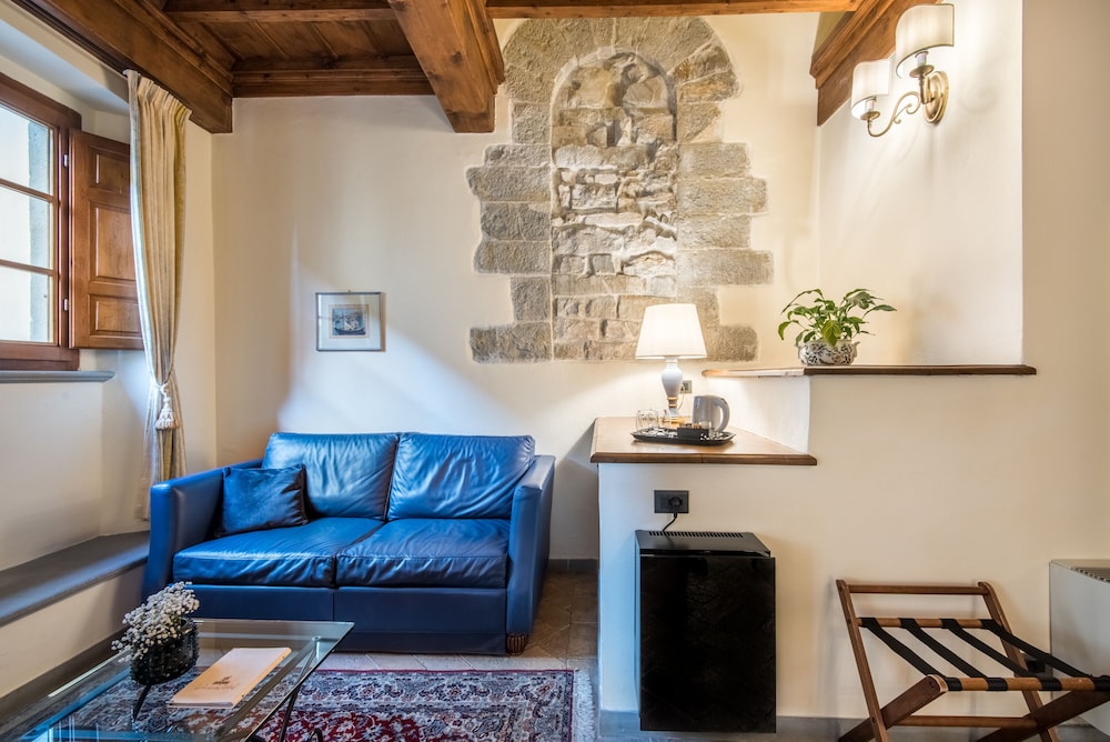 Palazzo Squarcialupi 25/43