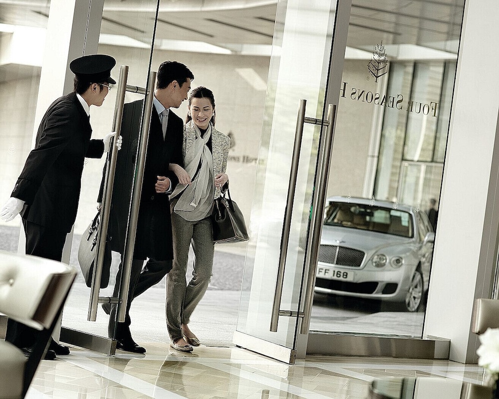 Four Seasons Hotel Hong Kong 44/76