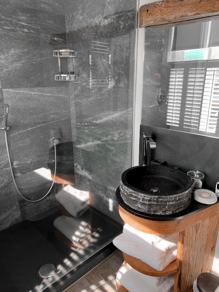 The White Hart Hotel 48/50