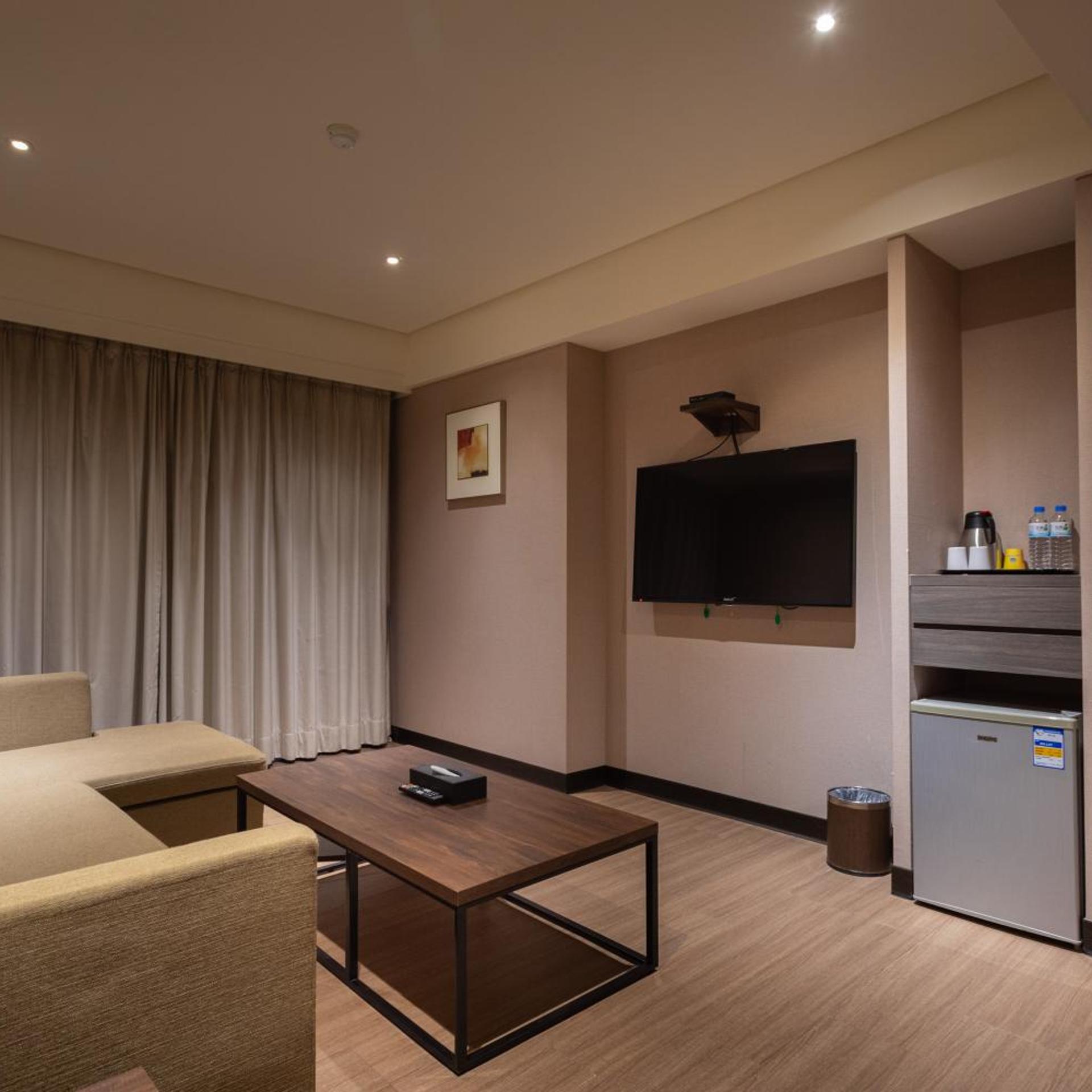 Royal Guest Hotel 33/41
