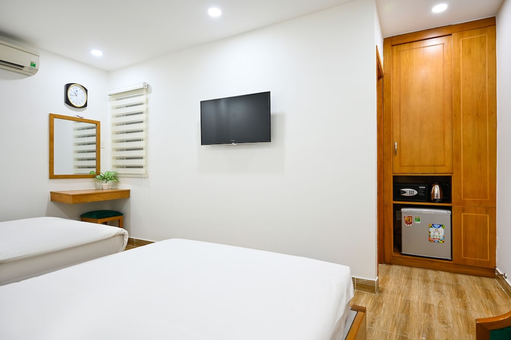 Vivian Hotel 13/19