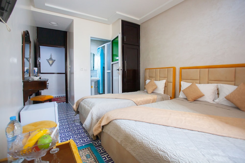 HOTEL MAMORA 18/72