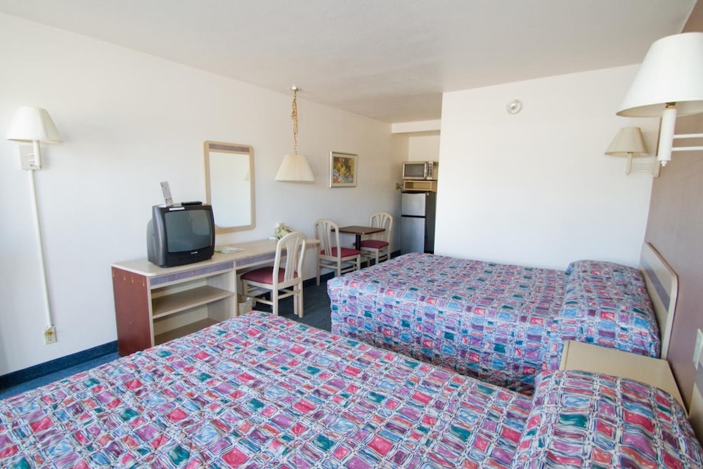 Brooks Street Motor Inn 12/30