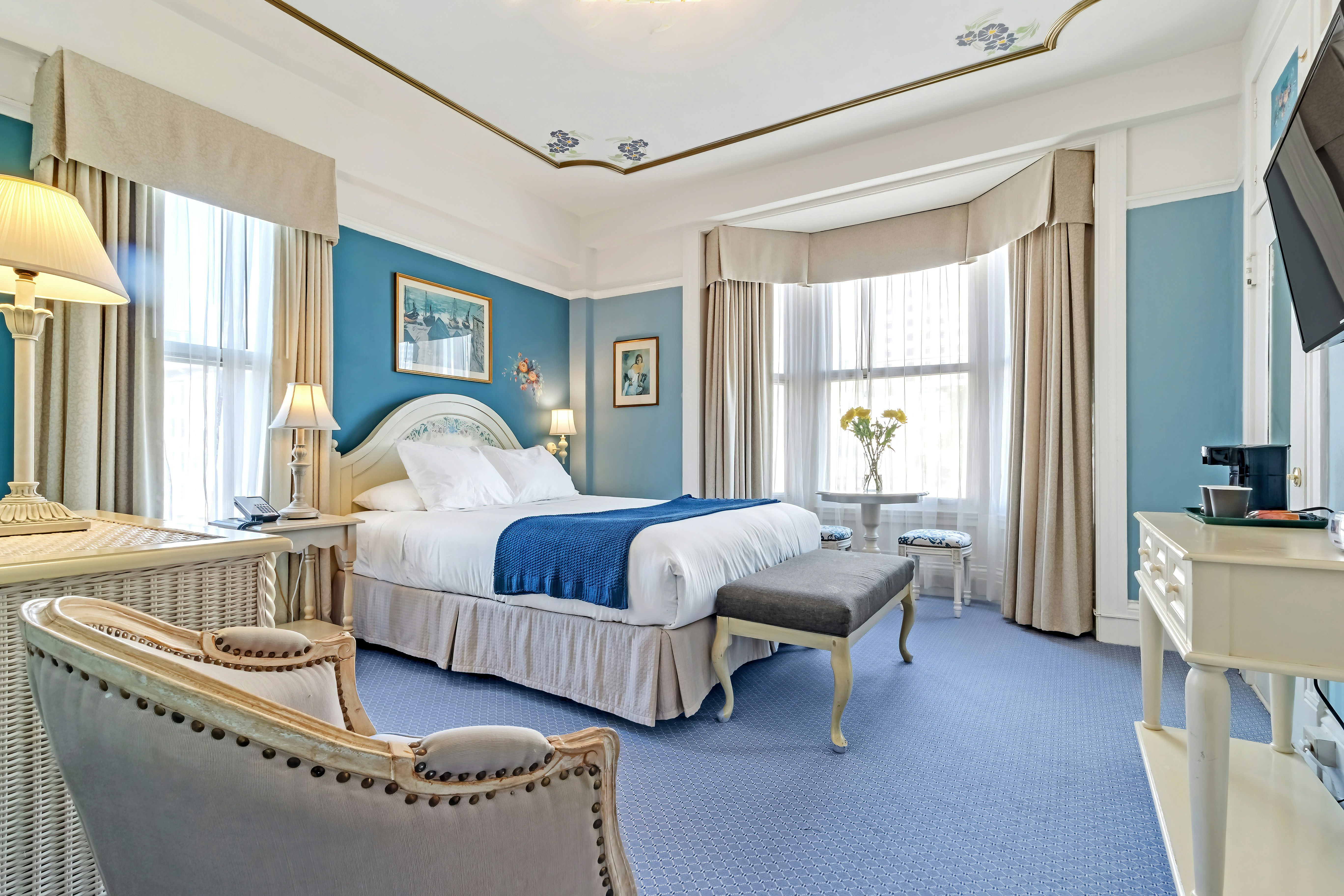 Cornell Hotel de France 11/38