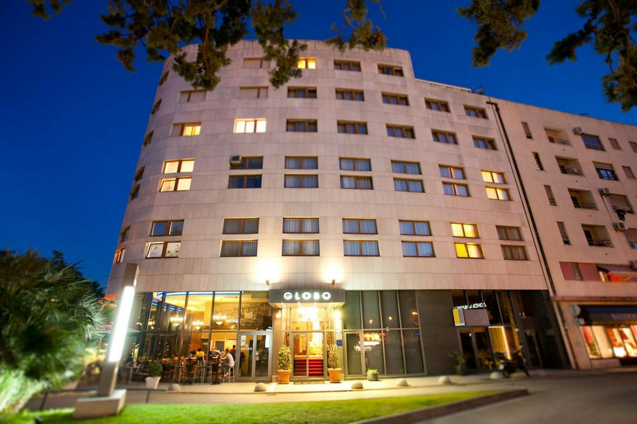 Globo Hotel 2/45