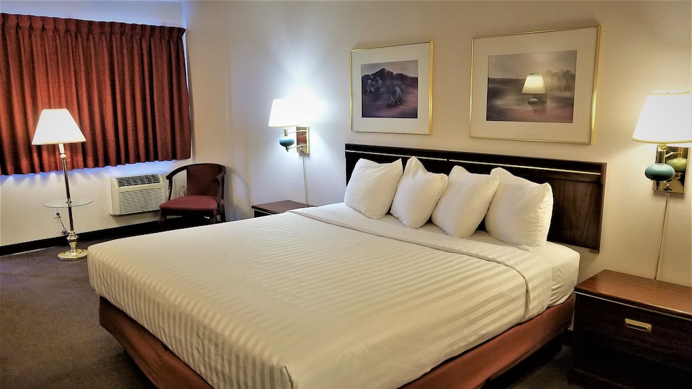 Motel 8 Laramie 12/27