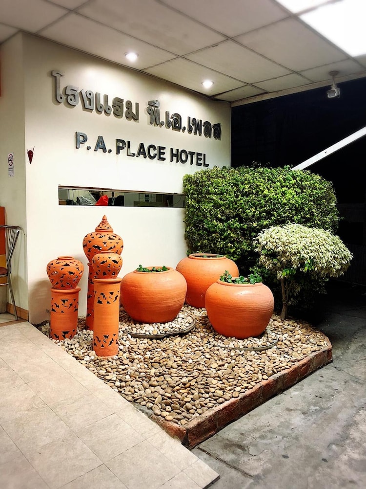P.A. Place Hotel 24/38