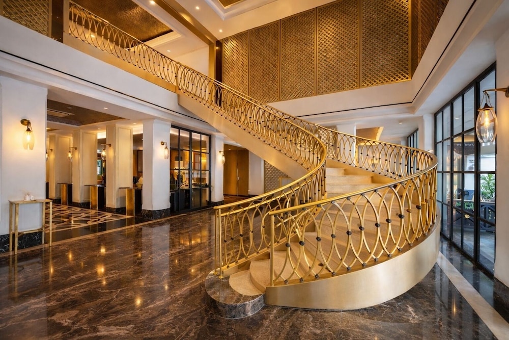 Mirah Hotel 11/65