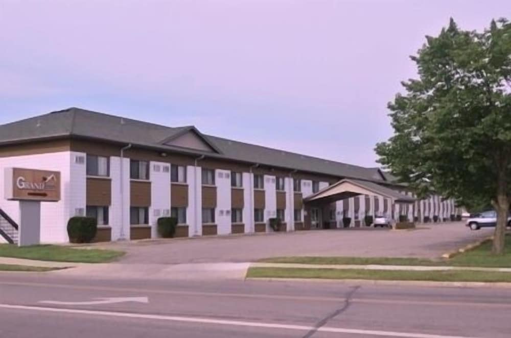 Grand Inn Fargo 3/32