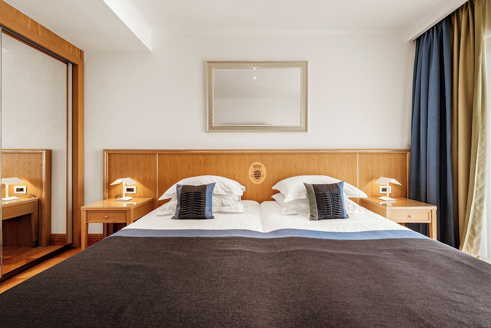2 BEDROOMS, LUXURY, APARTMENT, SEA VIEW, BALCONY