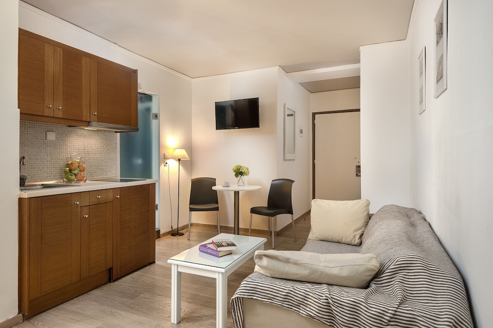 Elina Hotel Apartments 44/79
