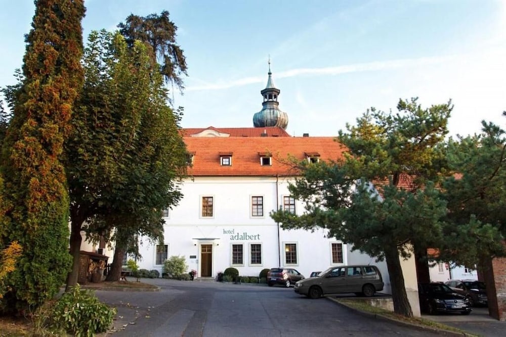 Hotel Adalbert 8/69