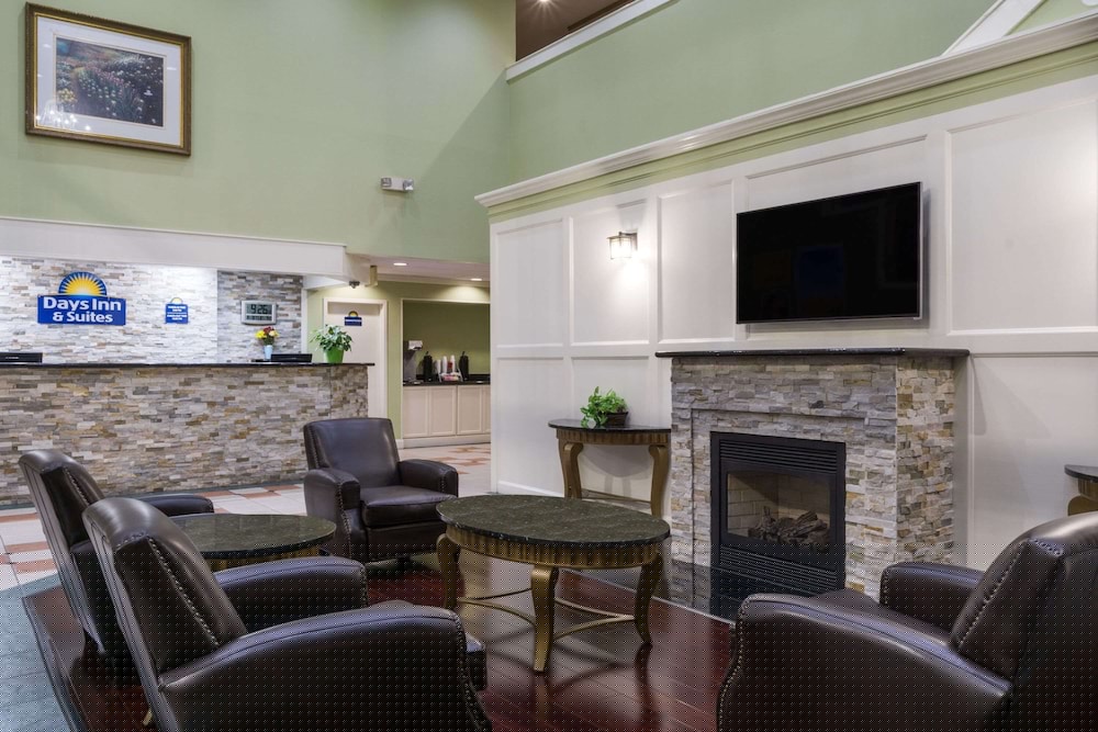 Days Inn by Wyndham Columbus East Airport 14/22