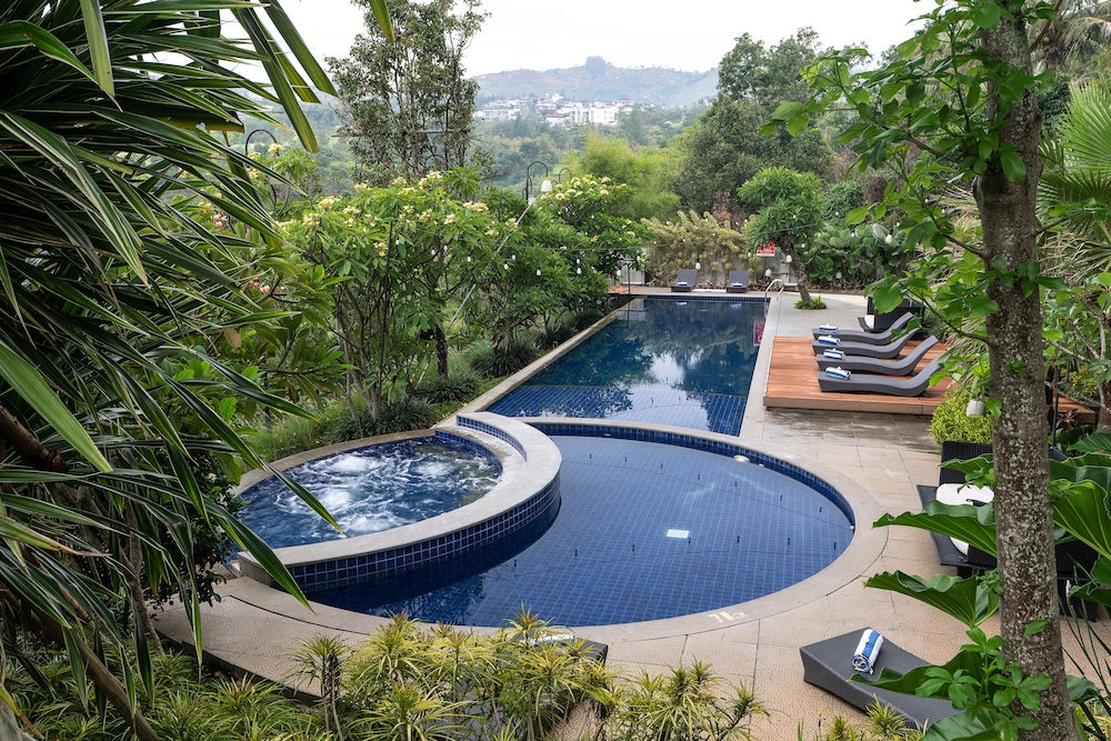 Clove Garden Hotel & Residence 53/58