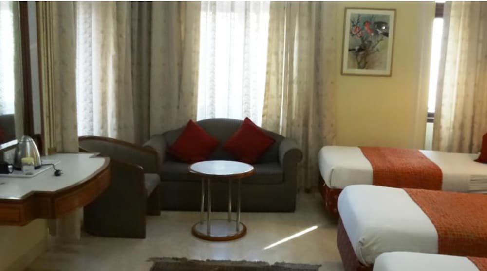 Regent Hotel 38/38