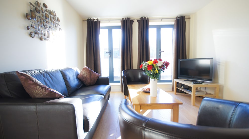 Crompton Court 29/38
