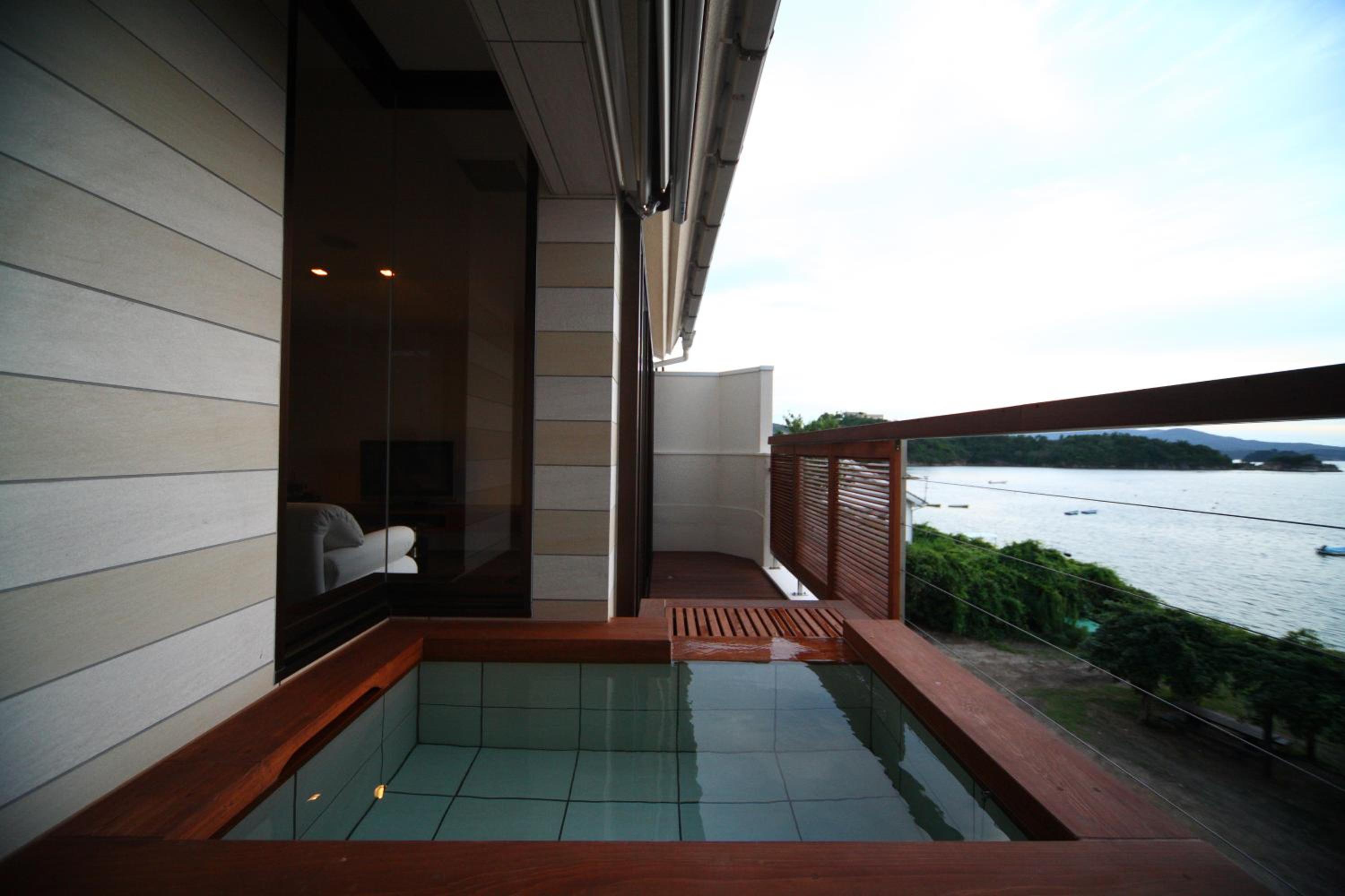 Hotel Ryugu 40/58