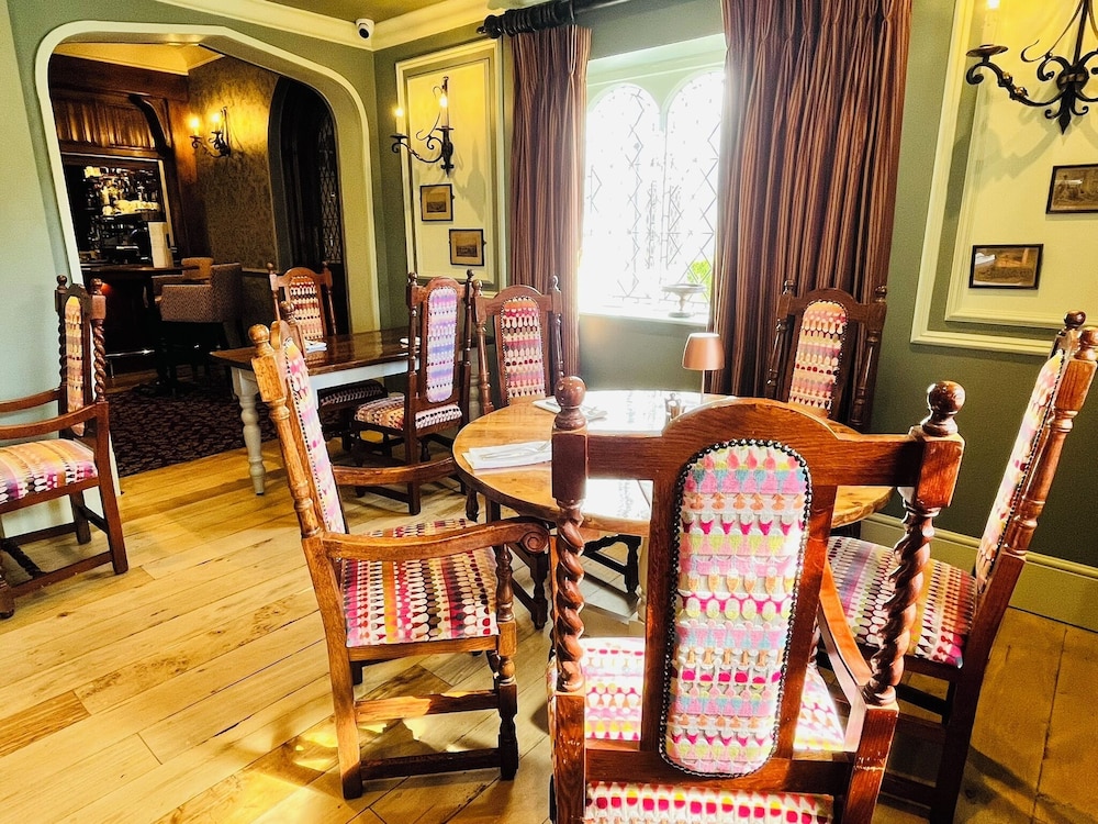 Ye Olde Bell Hotel Spa 51/64
