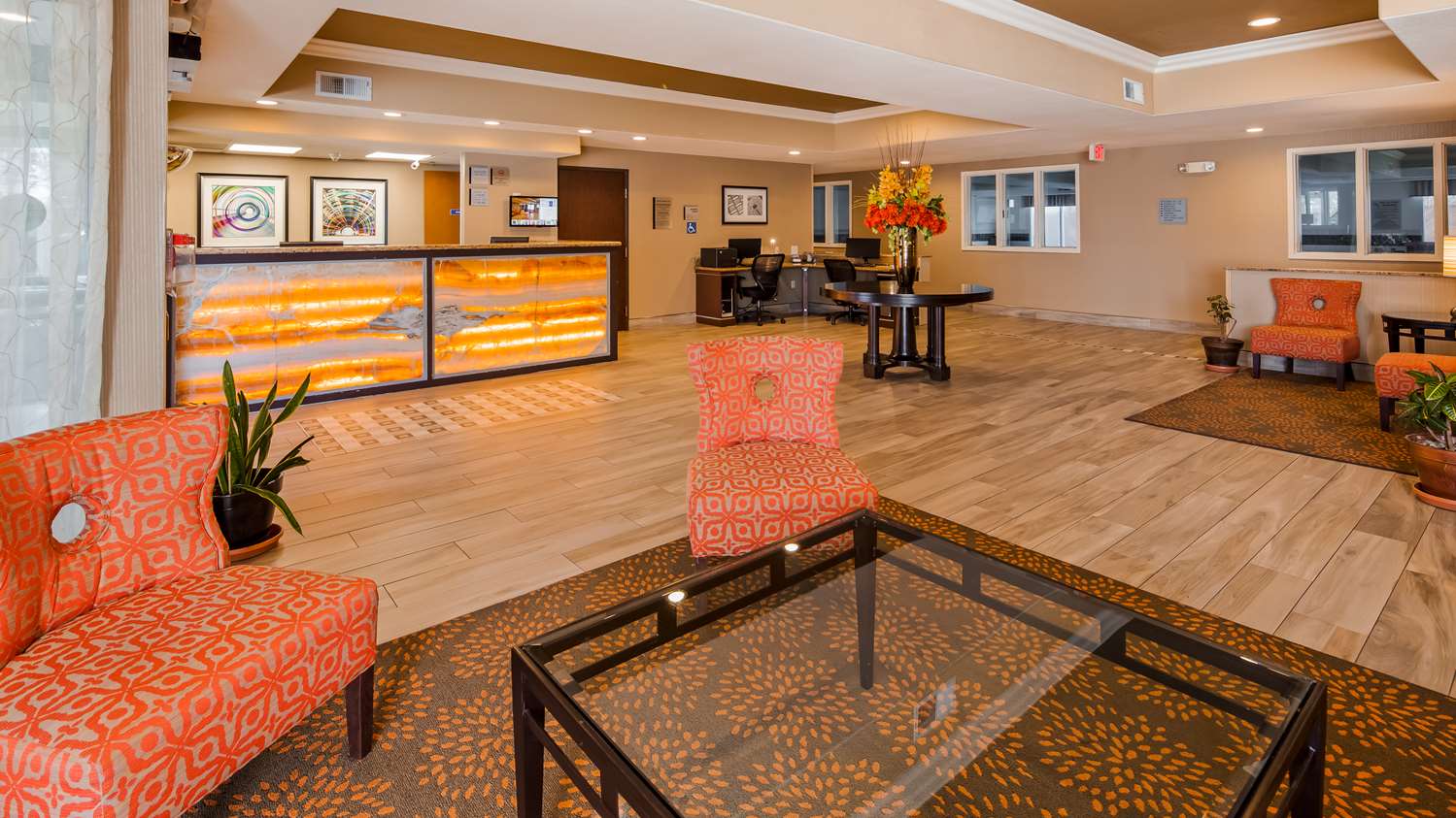 Airport Inn and Suites 16/28