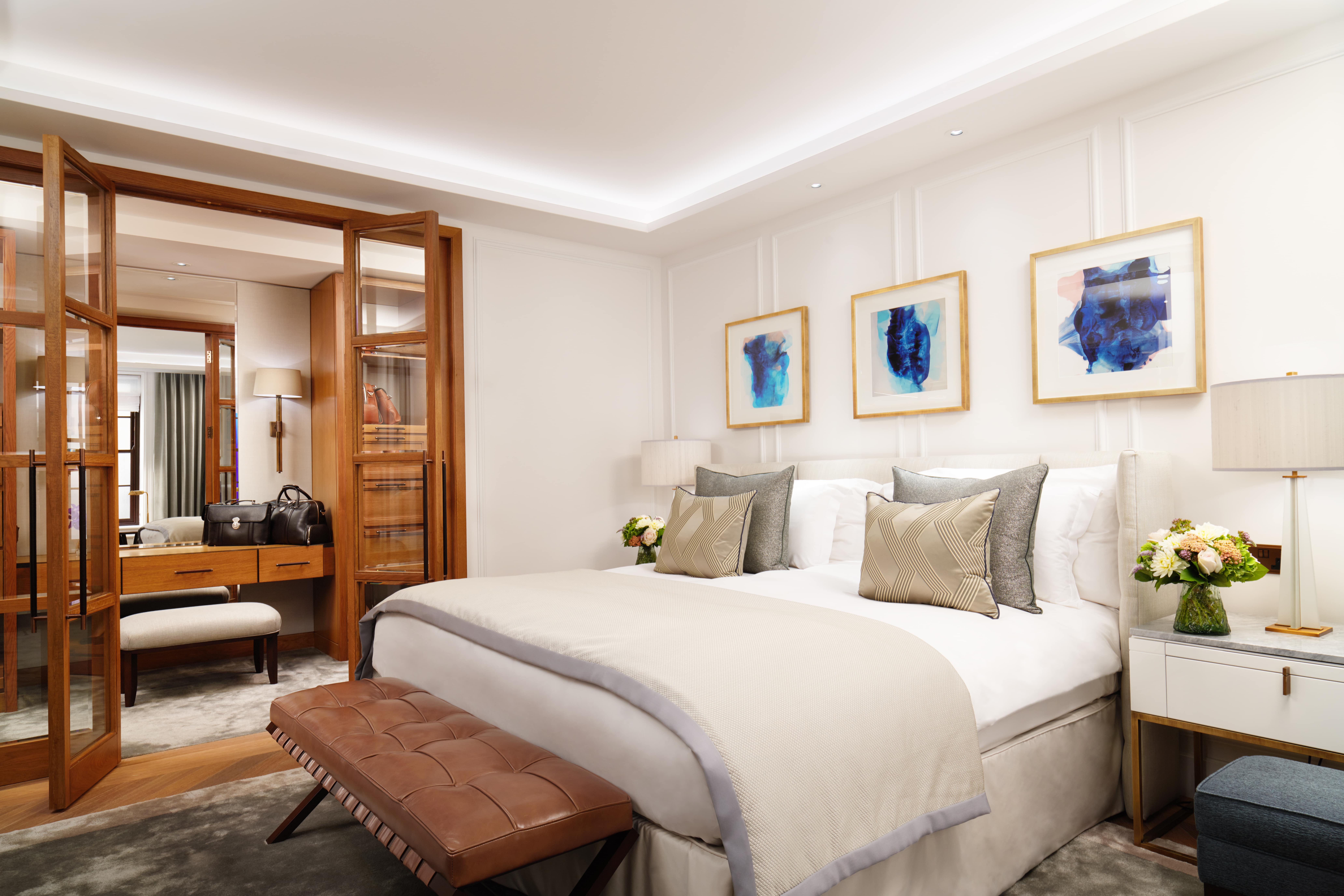 London, Suite