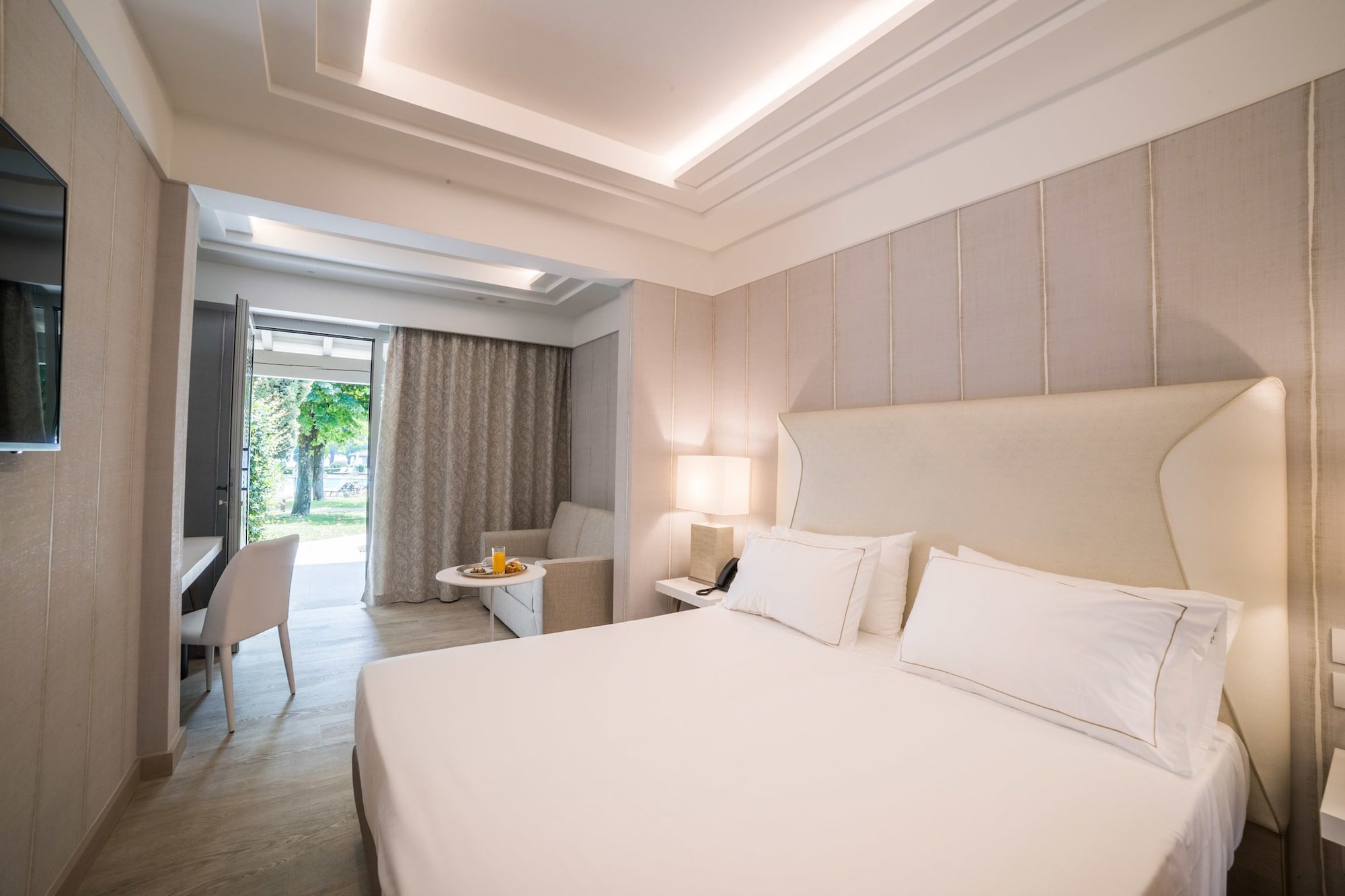 1 BEDROOM, PARK, JUNIOR SUITE