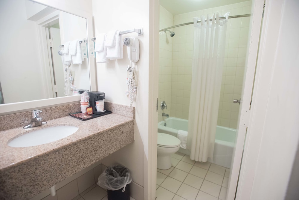 Quality Inn At Town Center 30/34