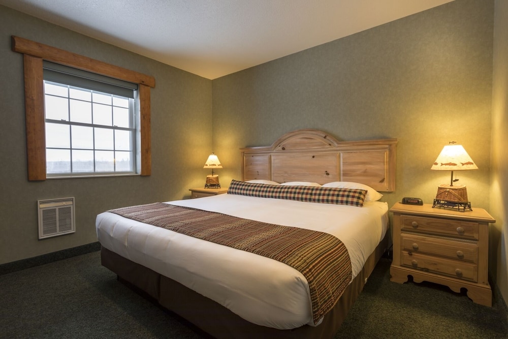 Stafford's Crooked River Lodge & Suites 7/41