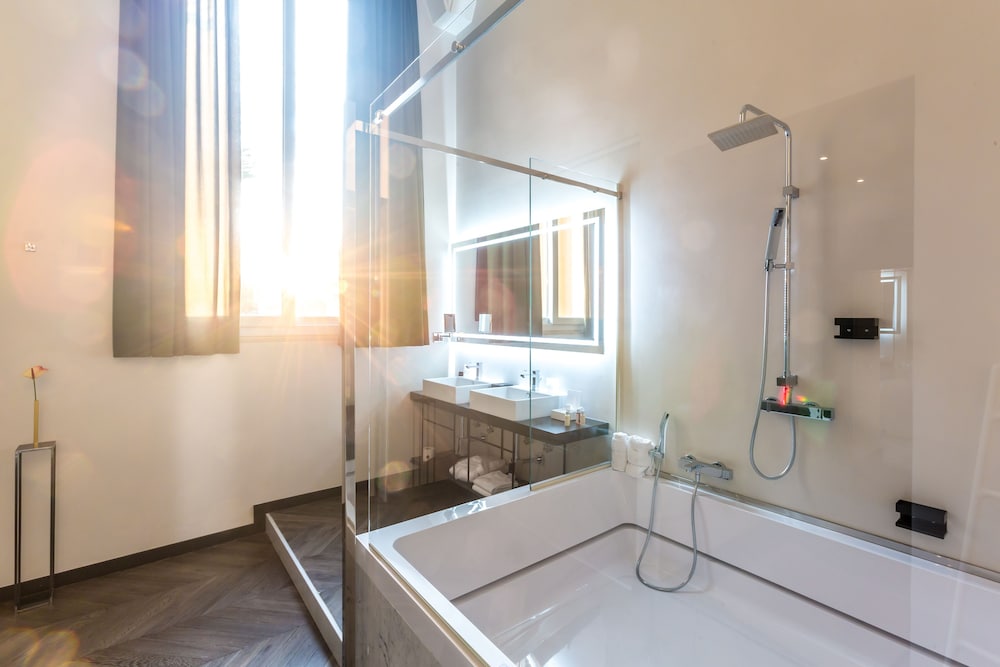 THE H'ALL TAILOR SUITE ROMA 60/65