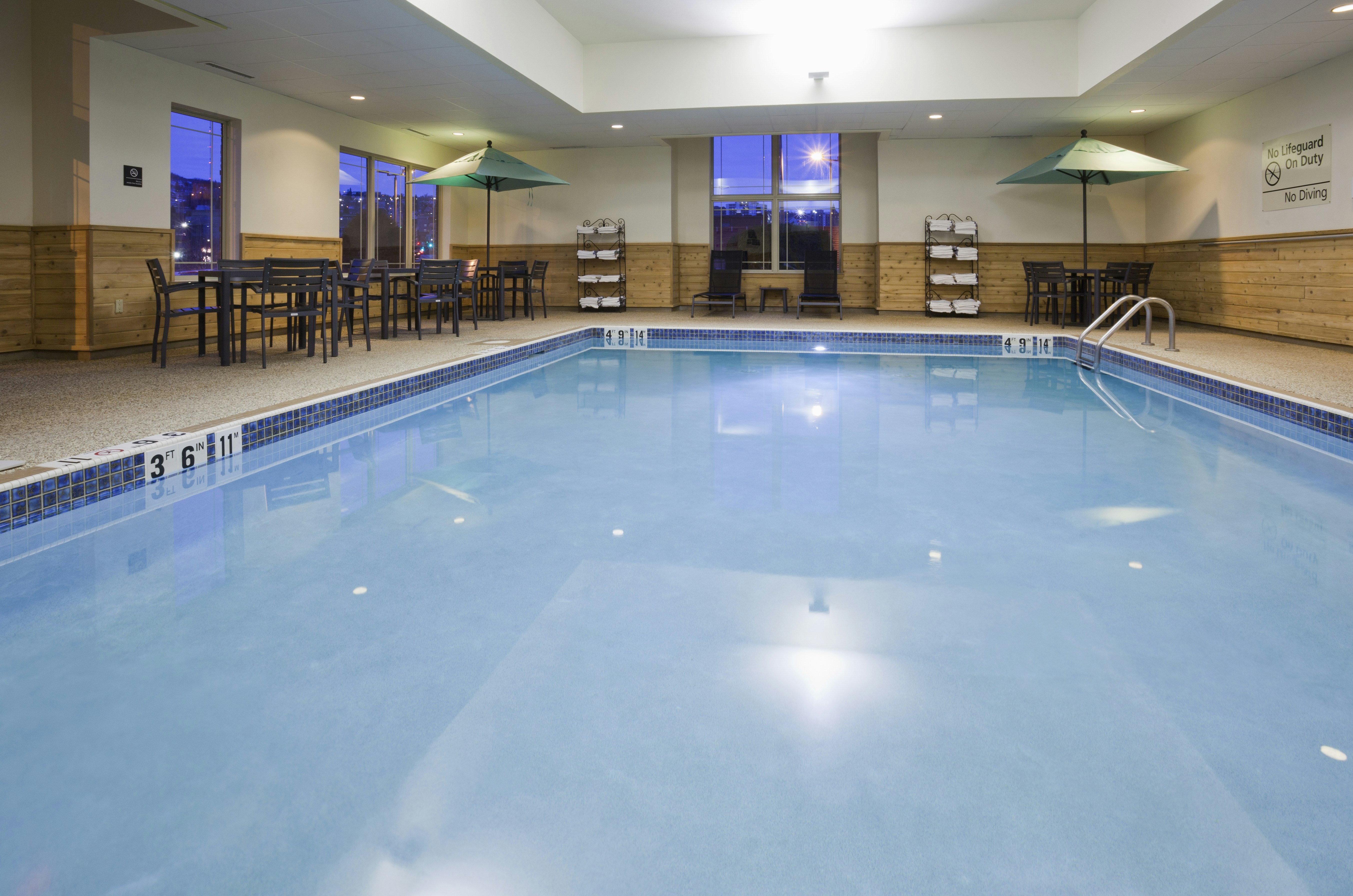 Hampton Inn Duluth Canal Park 31/77