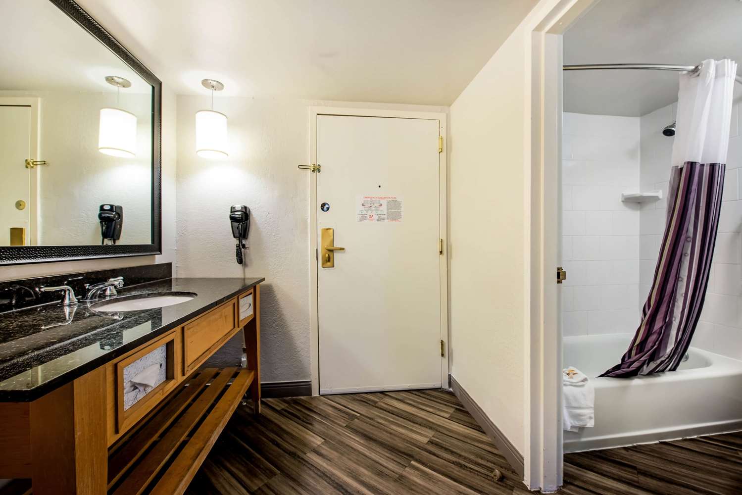 La Quinta Inn & Suites by Wyndham Fort Lauderdale Tamarac 32/32