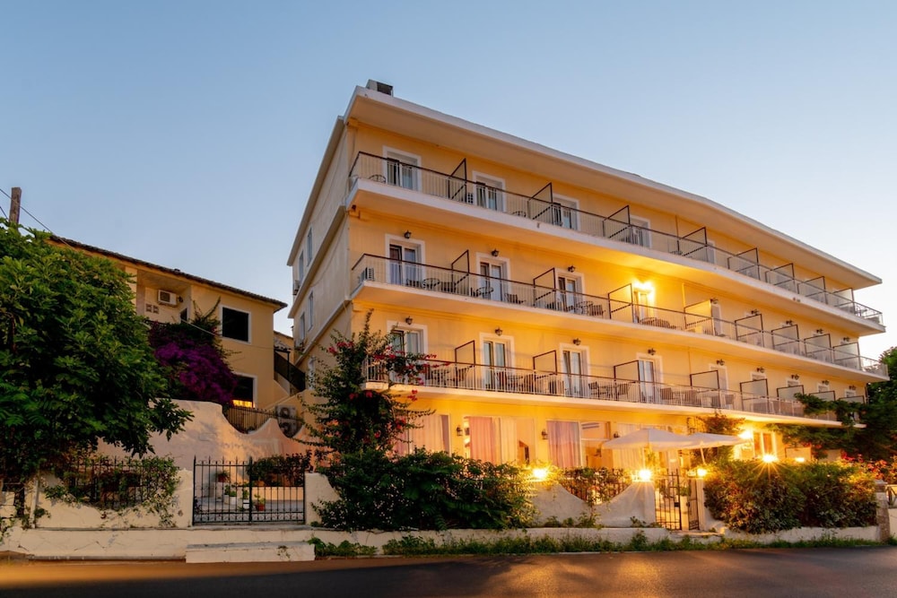 Aegli Hotel 6/64