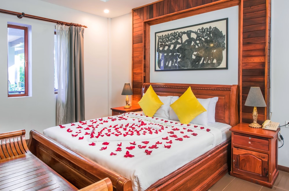 Indra Porak Residence 25/74