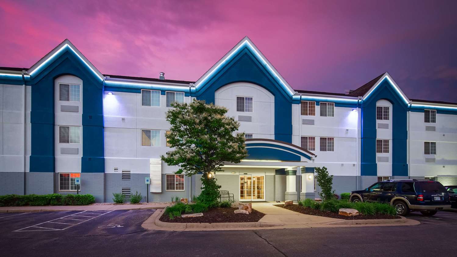 Best Western Plus Wausau-Rothschild Hotel 2/20