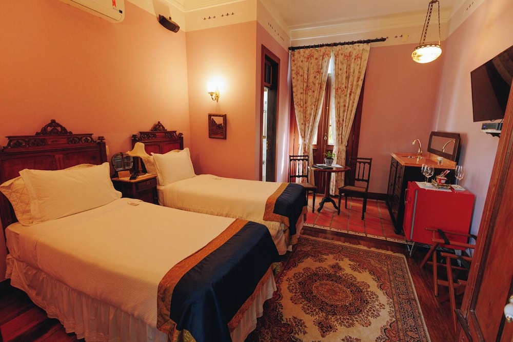 PREMIUM, SUITE, TWIN BEDS