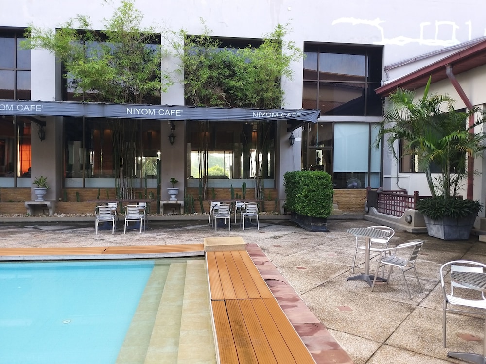 Songphanburi Hotel 43/49
