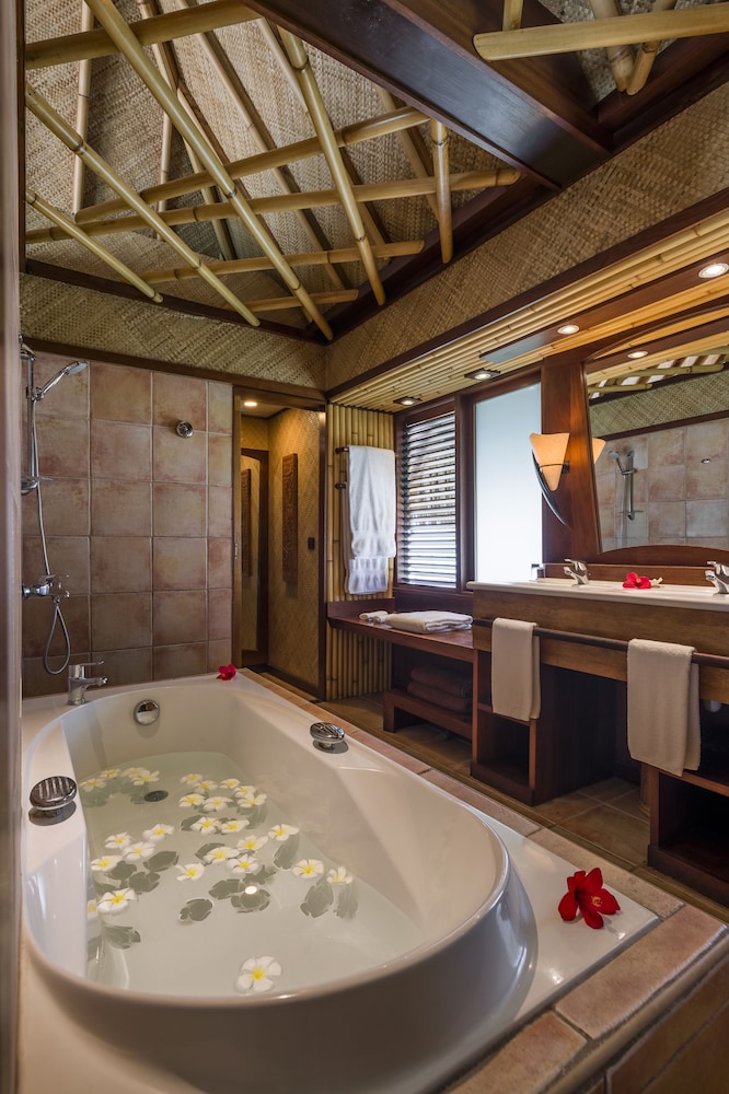 Intercontinental Bora Bora Le Moana Resort 27/81