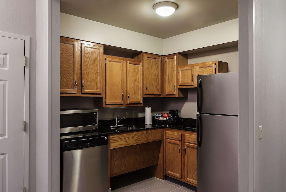 Homewood Suites by Hilton Buffalo-Airport 47/55