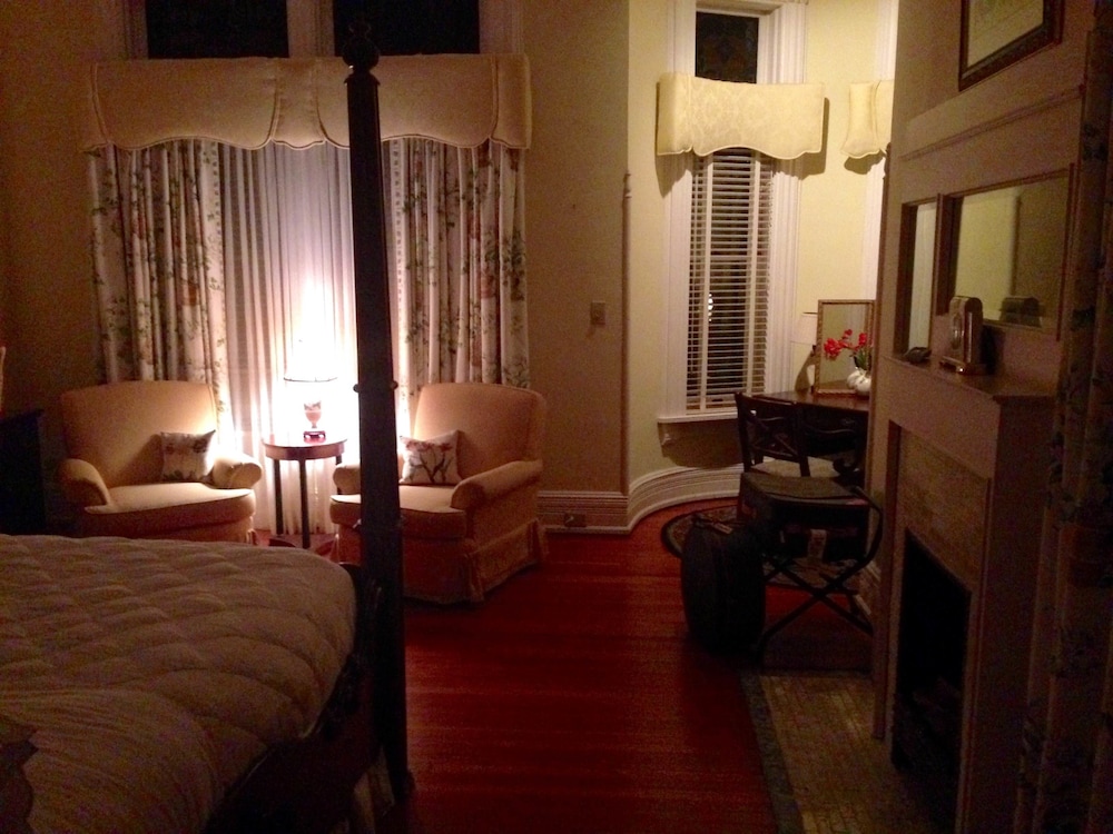 Burke Mansion 7/43