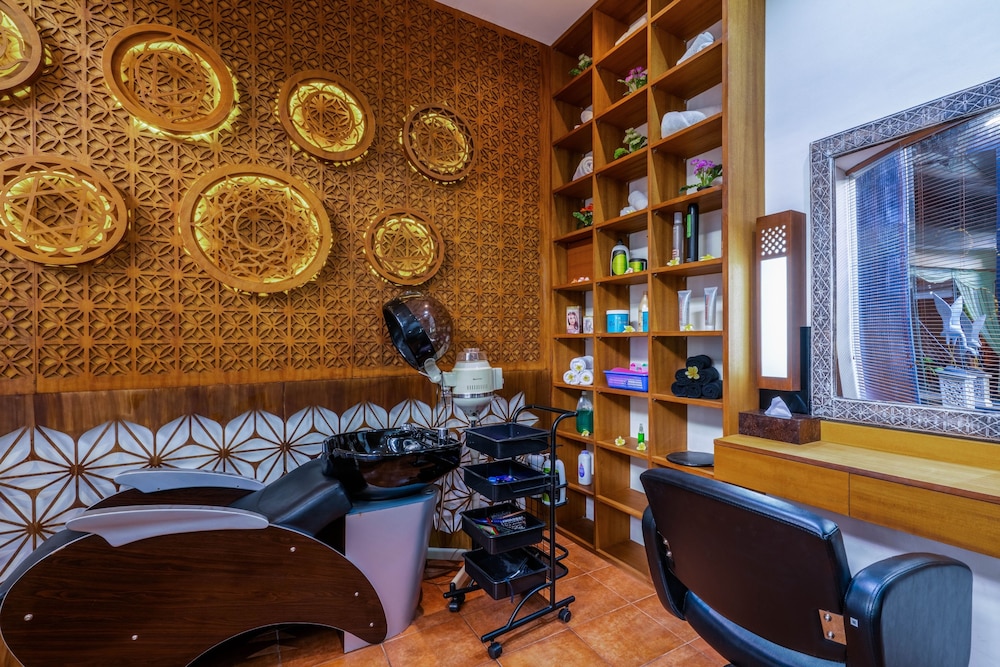 Vouk Hotel And Suites 61/71