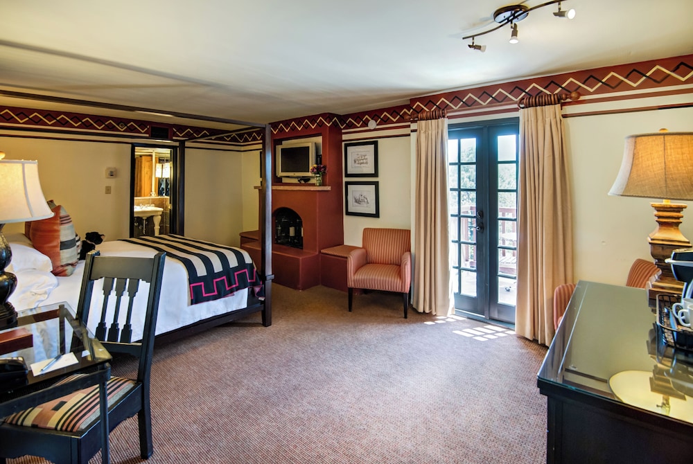 ROOM, KING BED, WITH VIEW