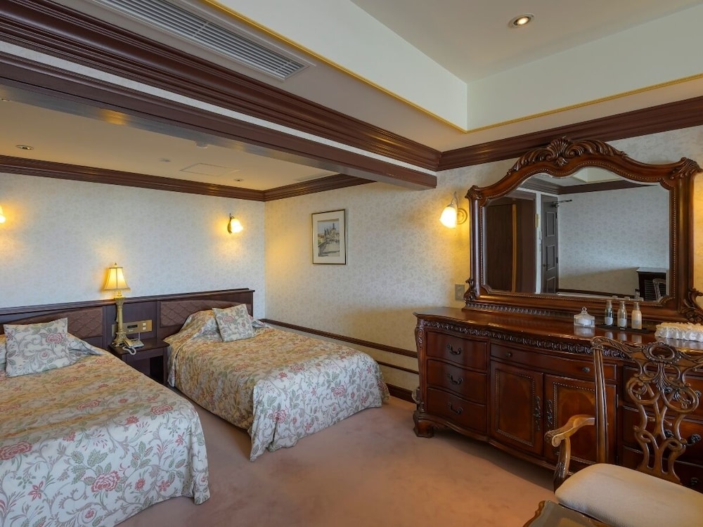 JAPANESE WESTERN, DELUXE, TWIN BEDS